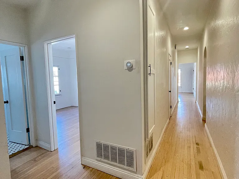 1415-1419 S Sherbourne Dr — Photo 12
