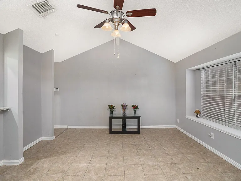 17306 Fife Ln — Photo 9