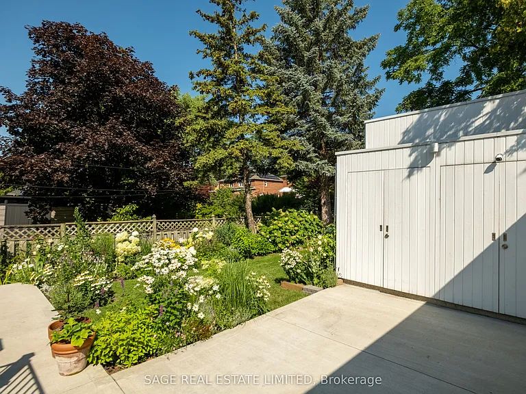 162 John St — Photo 38