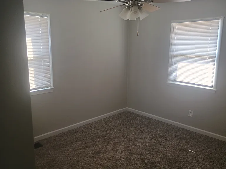 1808 Bacon St — Photo 5