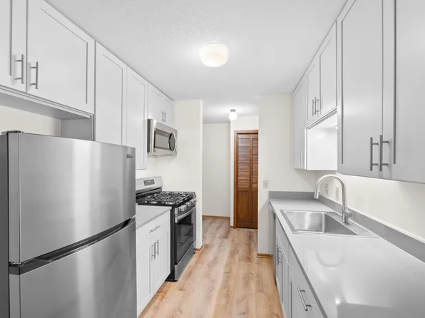 26 Arthur Ave SE APT 202, Minneapolis, MN 55414