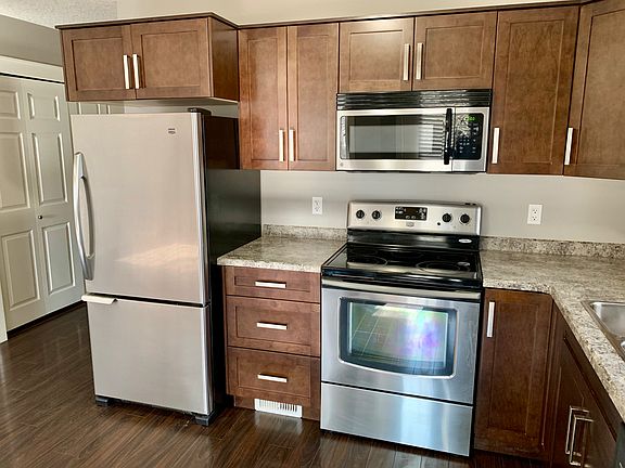 4th image of 815 Queen St #B
