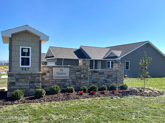 3rd image of 987 Greenbrier Rd #104
