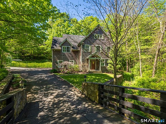 3rd image of 88 Ledges Road