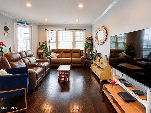 4th image of 33 Cooper Avenue #216
