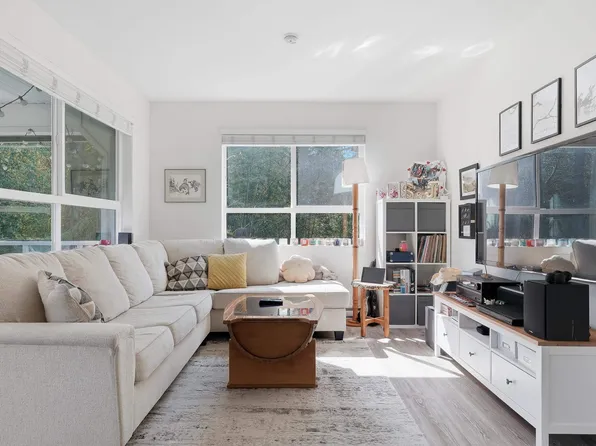 16388 64th Ave #410, Surrey, BC V3S 6X6