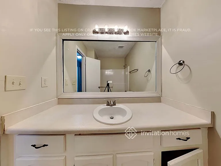 4162 Jody Ct NE — Photo 17
