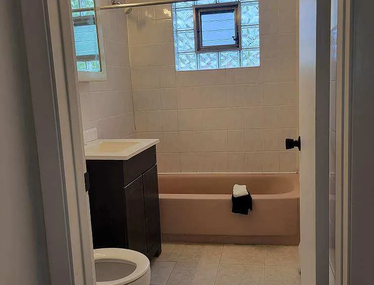 1725 Howard Ave W #201 — Photo 6