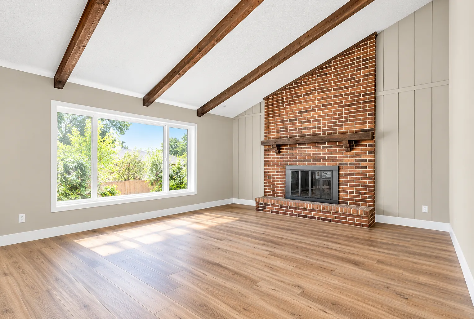 2 bed, 930 sqft, $1,375 — Photo 3