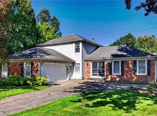 8307 Old Post Rd, Olmsted Falls, OH 44138