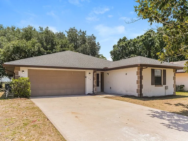 104 Daisy Dr SE — Photo 3