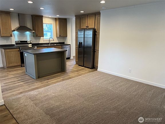 3rd image of 512 SW Berry Lake Road #21