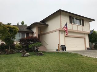 1055 Santa Cruz Way, Rohnert Park, CA 94928