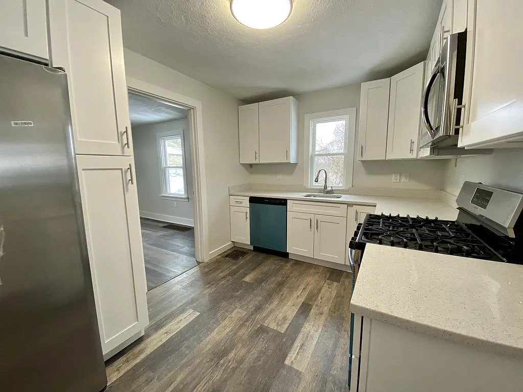 3120 May St photo 1