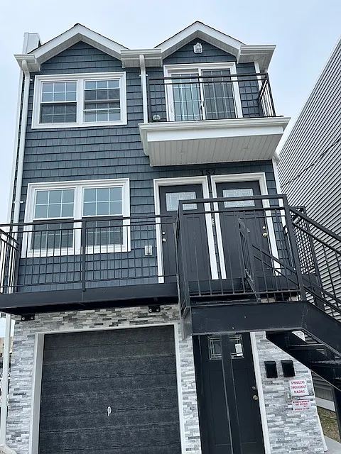 29-25 Brookhaven Ave #1