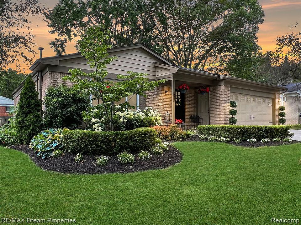 211 Ely Dr N, Northville, MI 48167 Zillow