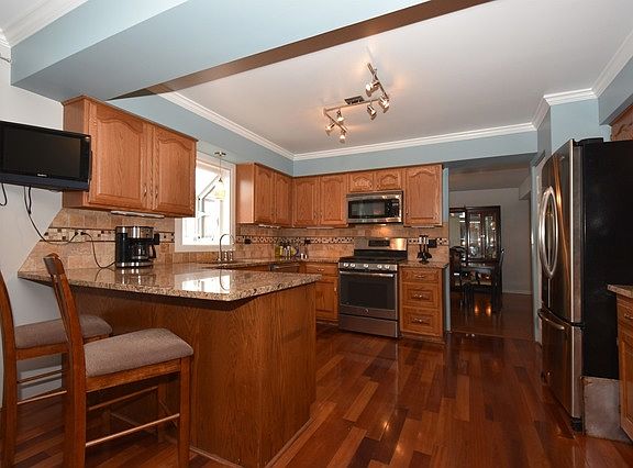 3rd image of 6148 Heron Dr