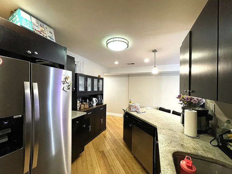 1522 W Superior St #1 — Photo 12