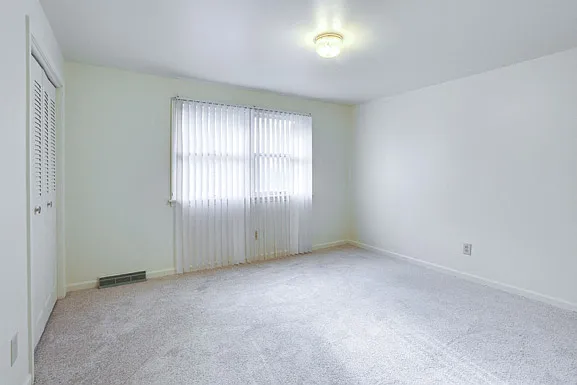 Townhouse - 2nd Bedroom