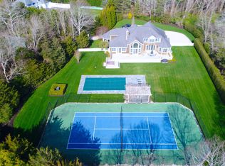 16 Cedarfield Ln, Westhampton, NY 11977