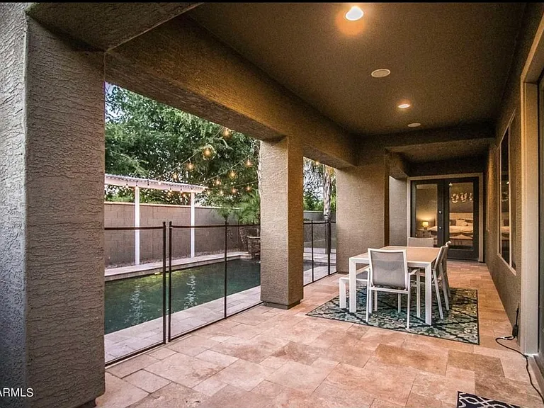 2560 E Wisteria Dr — Photo 20