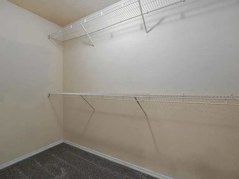 813 E Daniels St — Photo 18