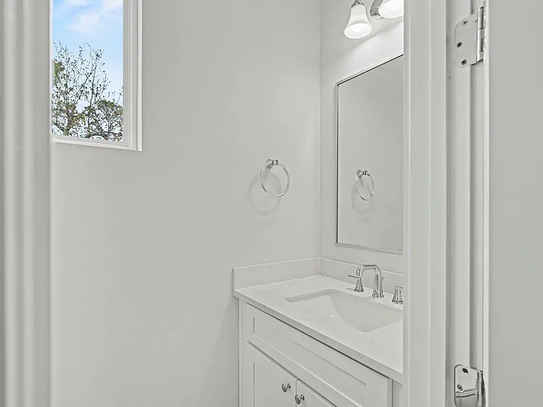 2504 W Tidwell Rd #B — Photo 14