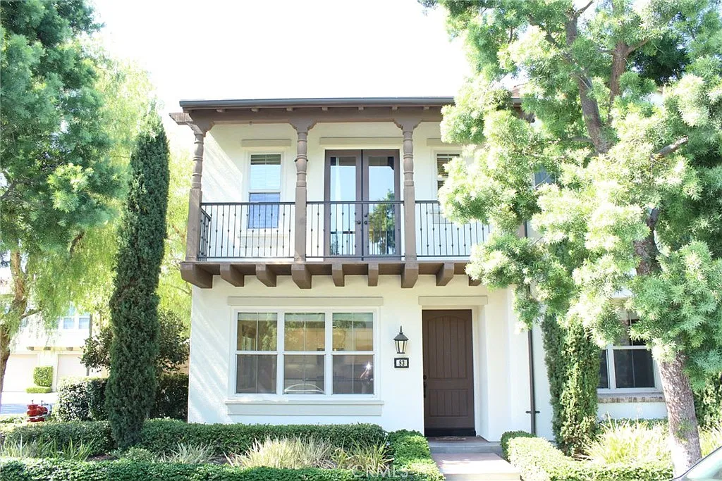 3 bed, 1518 sqft, $4,650 — Photo 1