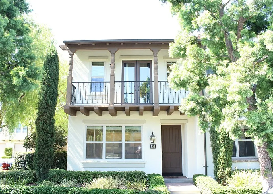 83 Thornhurst