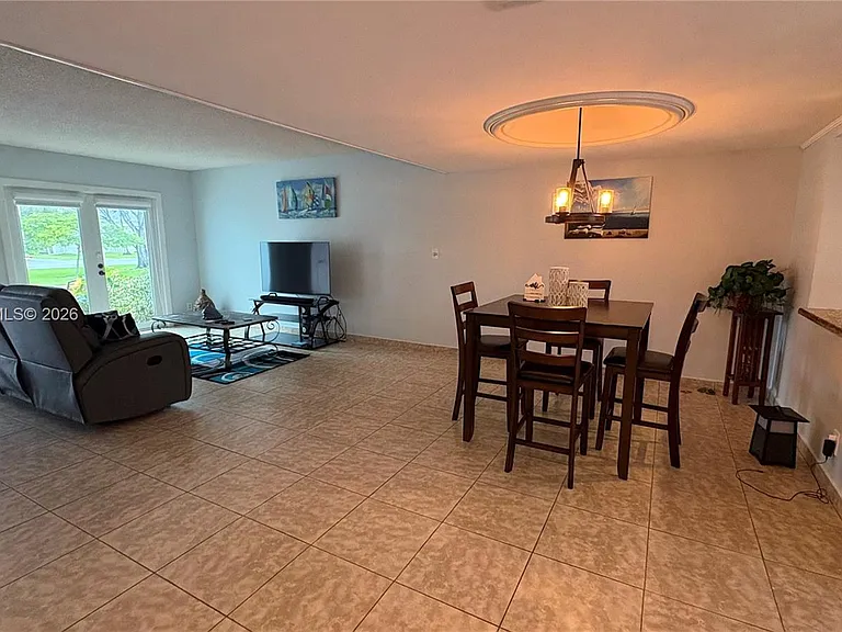 808 NE 27th Ave #808 — Photo 5