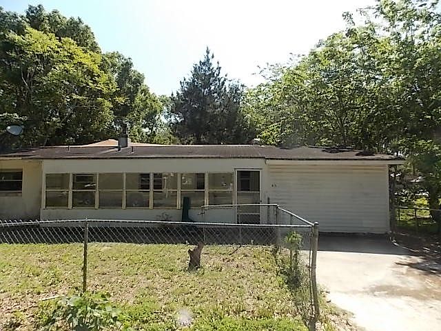 1st image of 625 NE 9th Ave
