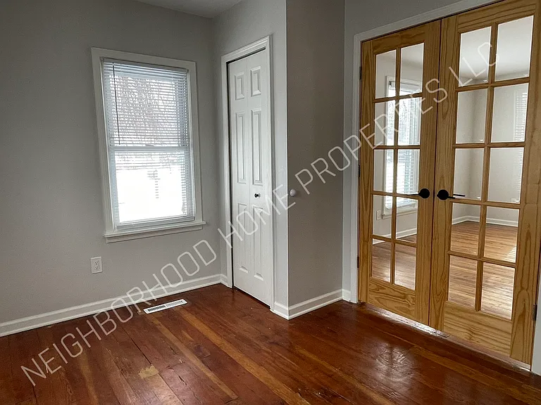 2450 Gerald Ave — Photo 7