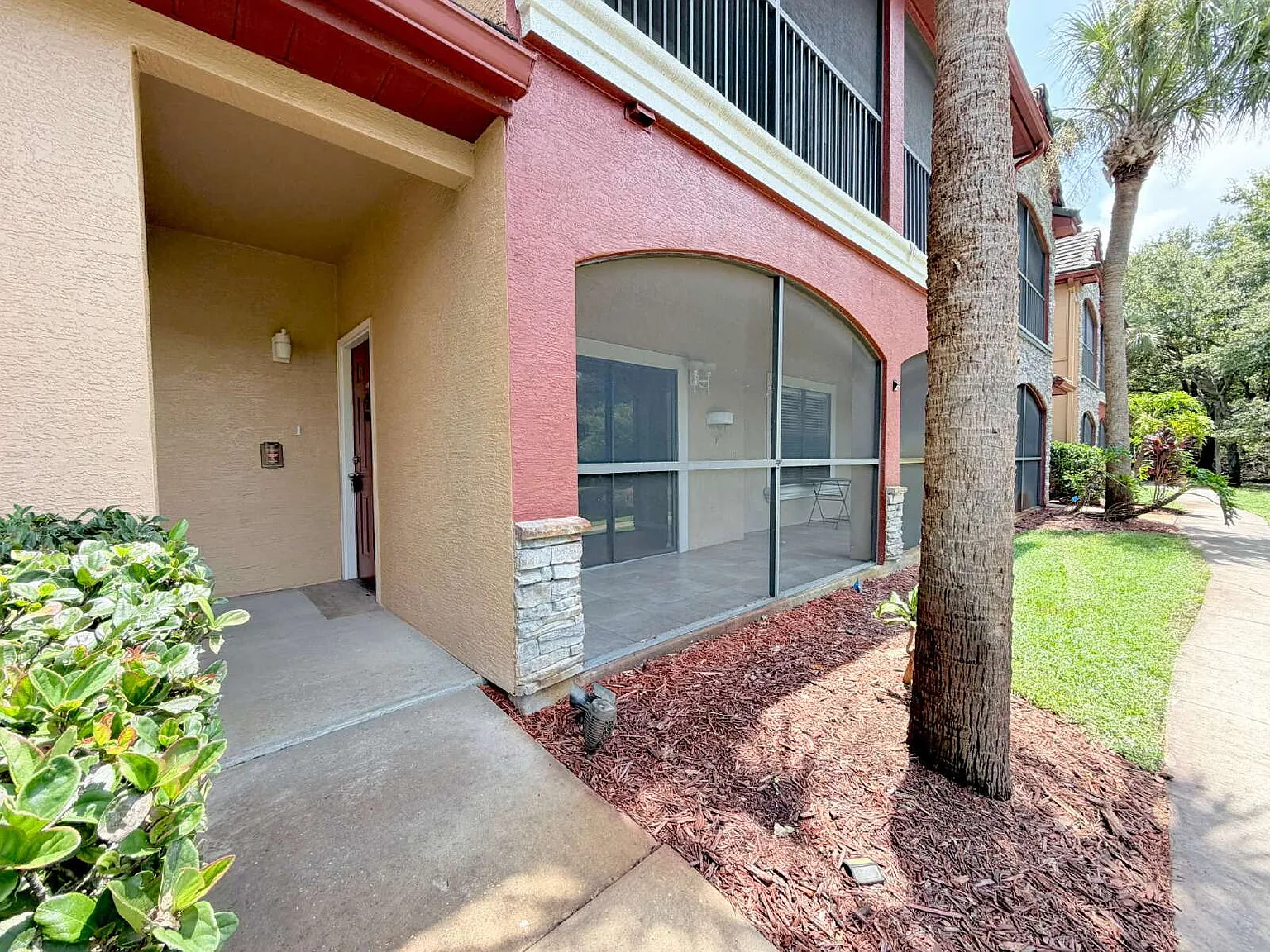 2 bed, 2.0 bath, 1177 sqft, $1,800 — Photo 2