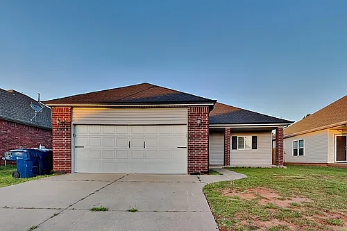 7008 Eagles Lndg Photo 1