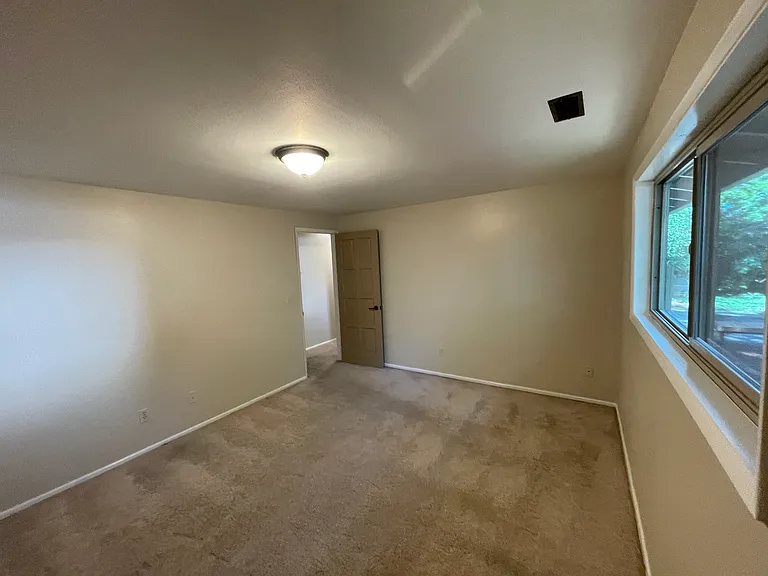 1321 NW 23rd St — Photo 16