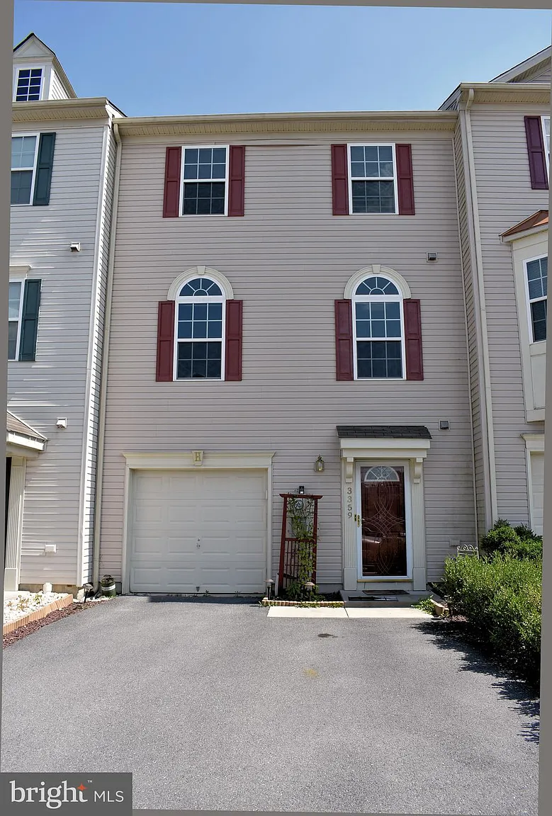 3359 Landmark Ct photo 1
