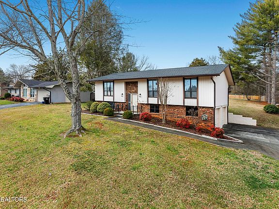 5th image of 1309 Kenwood Ln