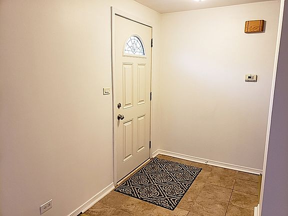 5th image of 235 Covehill Ct #235