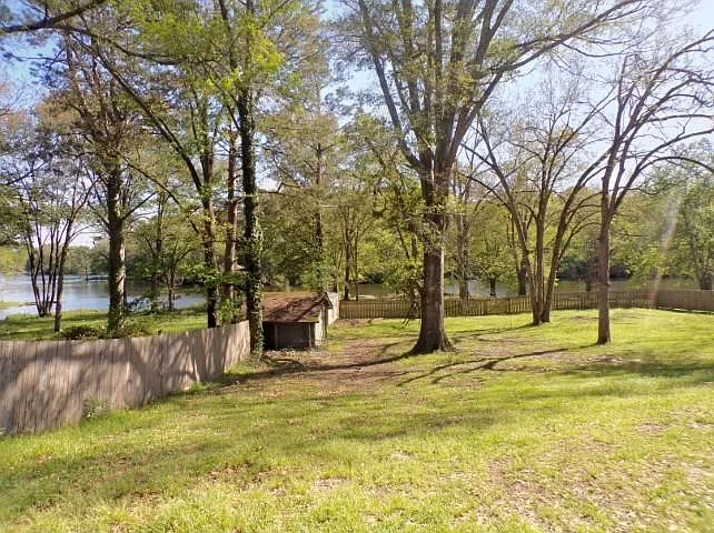 167 Lakeview Dr — Photo 5