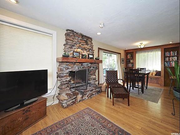 4th image of 120 Woodland Pl