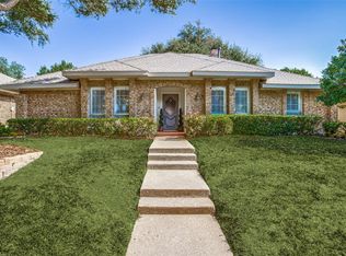 9035 Oakpath Ln, Dallas, TX 75243