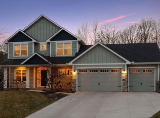 3224 Symphony Ct, Chaska, MN 55318