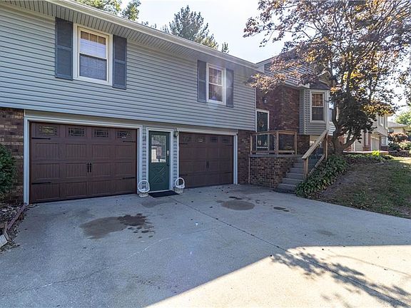 2nd image of 4922 Woodfield Dr