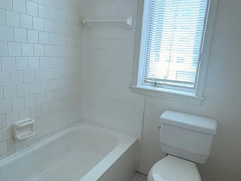 17 W. Preston St — Photo 7
