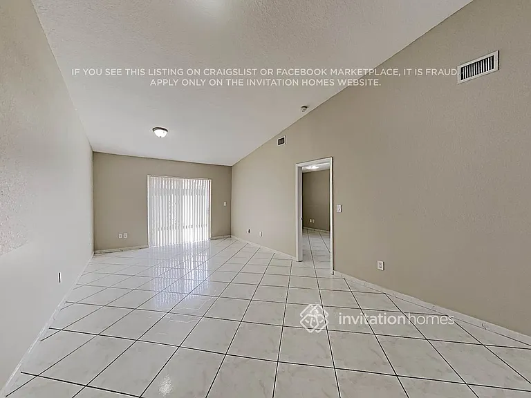 2124 W 54th St — Photo 5