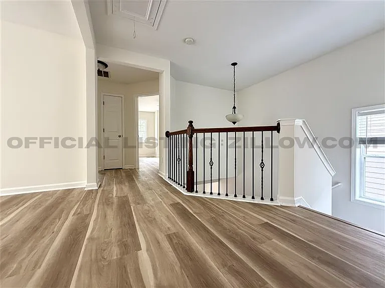 317 Grenier Ter — Photo 17