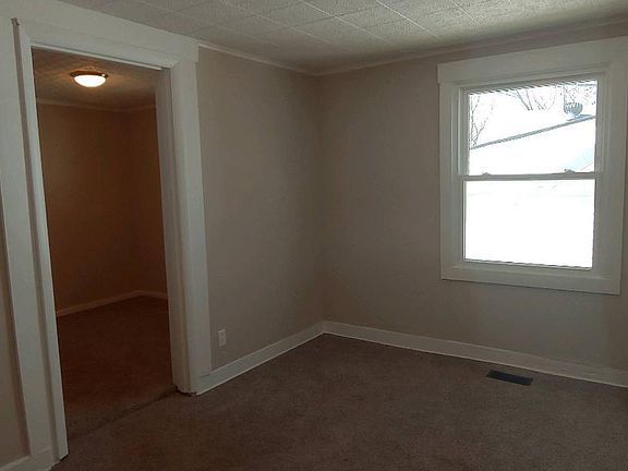 4th image of 163 Virginia Ave