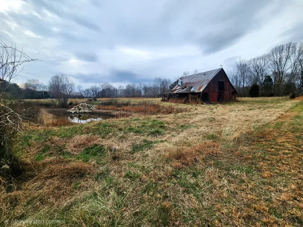 1 Houston Fielder Rd, Clarksville, TN 37043