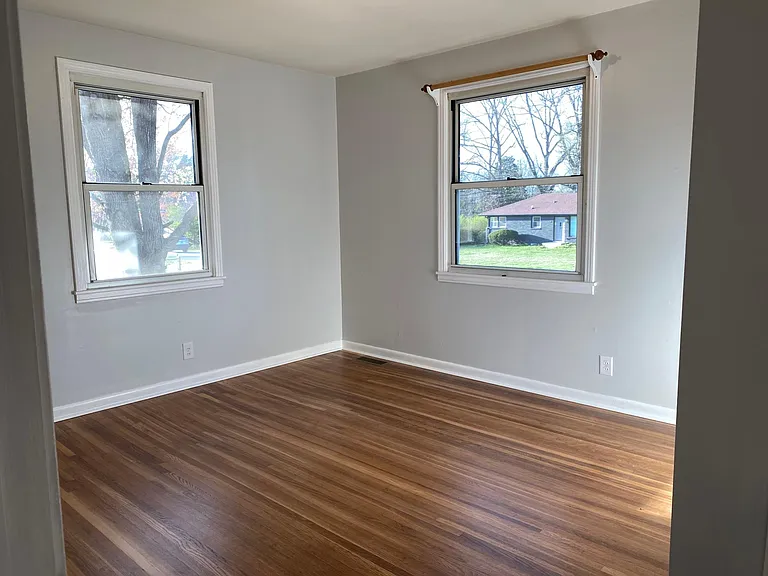 47 Hillsboro Rd — Photo 18