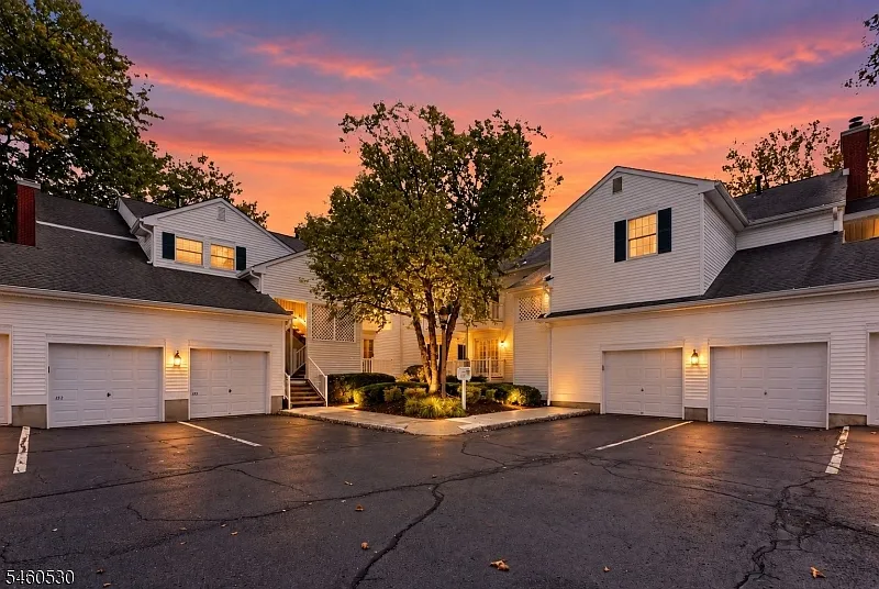 2 bed, 1.0 bath, 1000 sqft, $2,750 — Photo 1